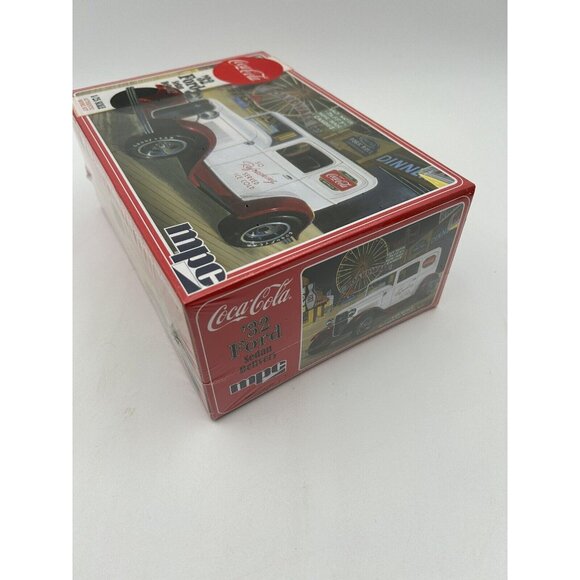 Coca-Cola 1932 Ford Sedan Delivery 1/25 Model Kit #902/12 MPC NEW Sealed - Picture 4 of 4
